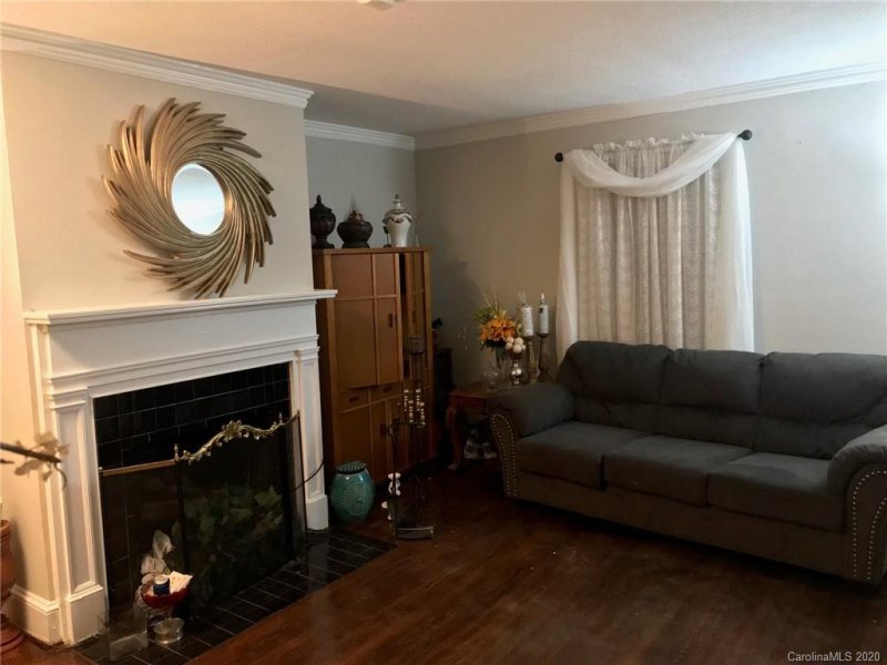 Property image 3 at 2120 Amesbury Avenue, Charlotte, NC 28205