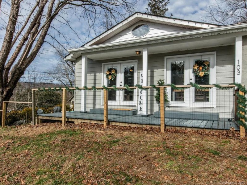 Property image 3 at 103 N Carolina Avenue, Hendersonville, NC 28739