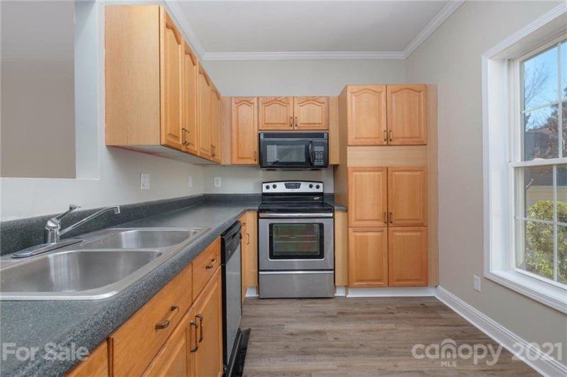 Property image 2 at 7015 Walnut Ridge Court, Charlotte, NC 28217