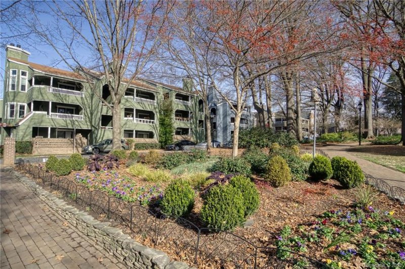 Property image 2 at 415 W 8th Street, Charlotte, NC 28202