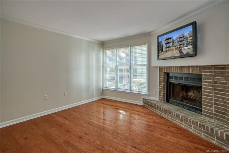 Property image 3 at 415 W 8th Street, Charlotte, NC 28202