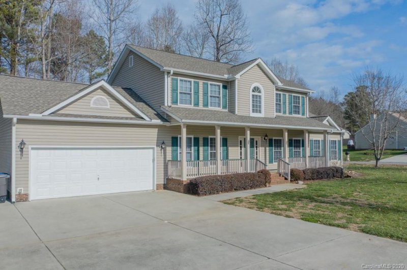 Property image 3 at 130 Sea Trail Drive, Mooresville, NC 28117