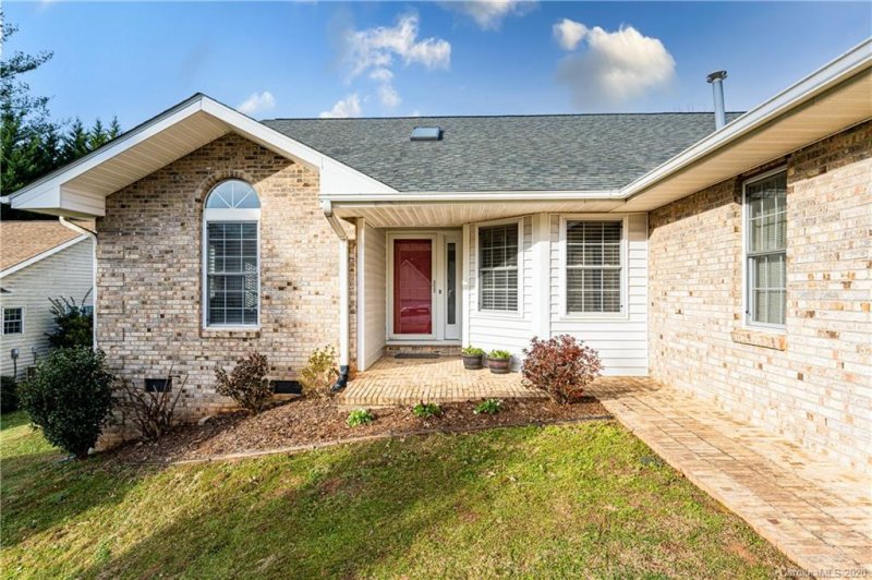 Property image 2 at 1 Gatehouse Court, Asheville, NC 28803