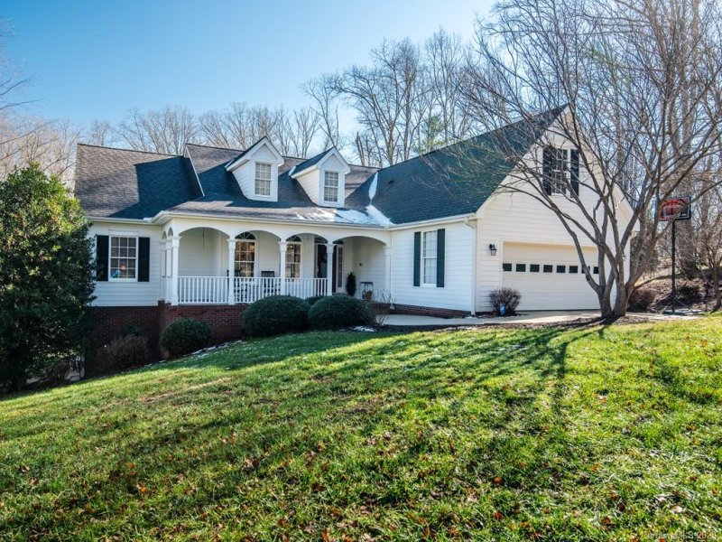 Property image 2 at 309 Scarlet Tanager Court, Arden, NC 28704