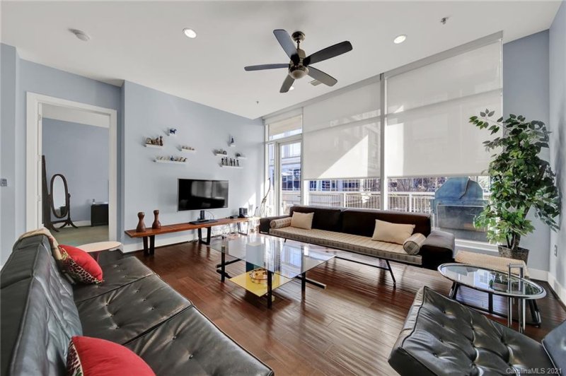 Property image 2 at 1100 Metropolitan Avenue, Charlotte, NC 28204