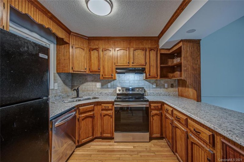 Property image 5 at 100 Willow Run Drive, Gastonia, NC 28056