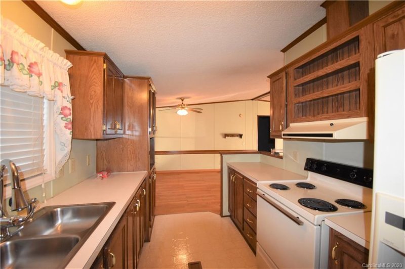 Property image 5 at 3416 Stony Brook Circle, Newton, NC 28658