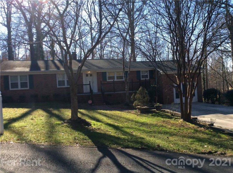 8101 Kerrybrook Circle