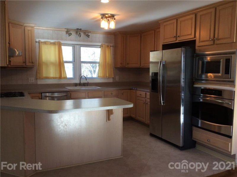 Property image 4 at 8101 Kerrybrook Circle, Charlotte, NC 28214