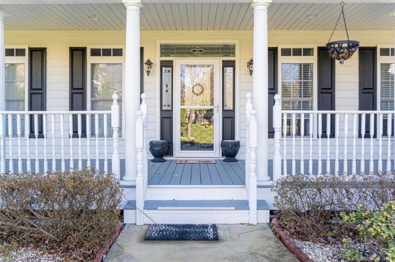 Property image 3 at 364 Classic Oaks Circle, Hendersonville, NC 28792