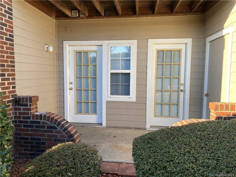 Property image 3 at 9909 Campus Walk Lane, Charlotte, NC 28262