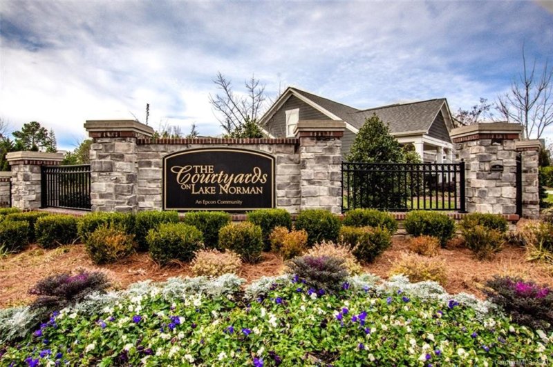 Property image 2 at 16123 Lakeside Loop Lane, Cornelius, NC 28031