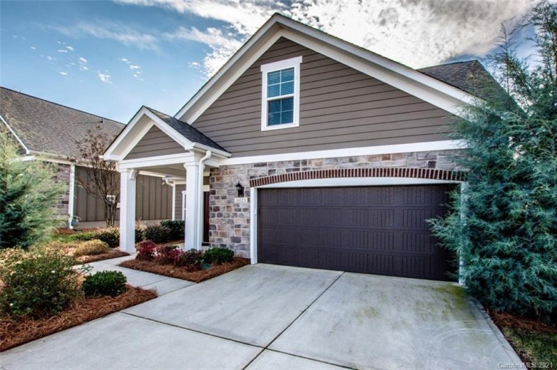 Property image 3 at 16123 Lakeside Loop Lane, Cornelius, NC 28031