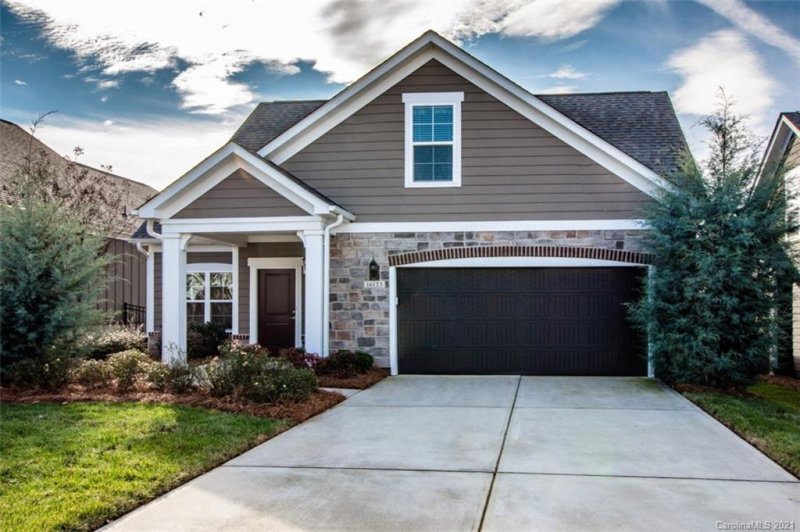 Property image 4 at 16123 Lakeside Loop Lane, Cornelius, NC 28031