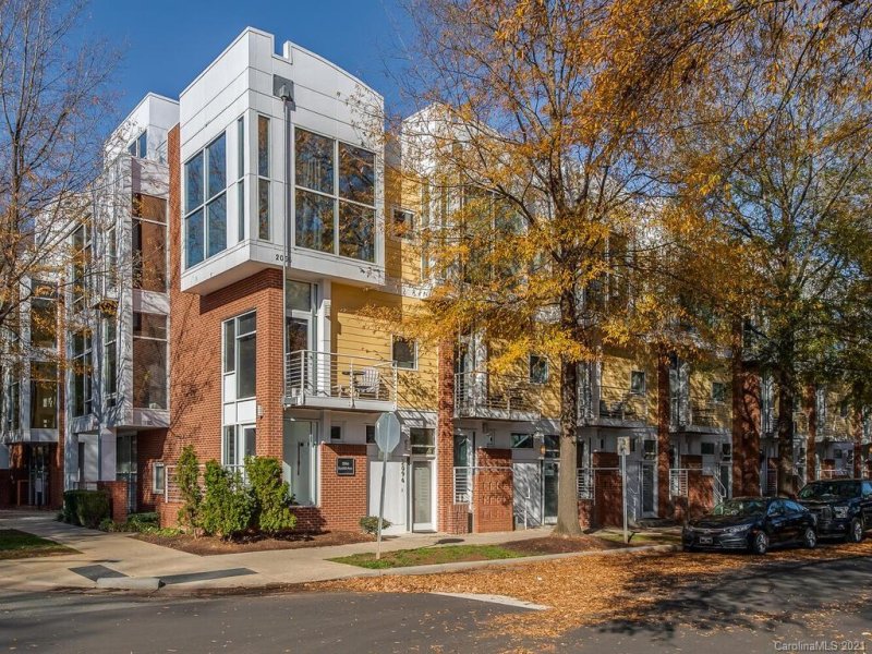 Property image 2 at 281 Mcdonald Avenue, Charlotte, NC 28203