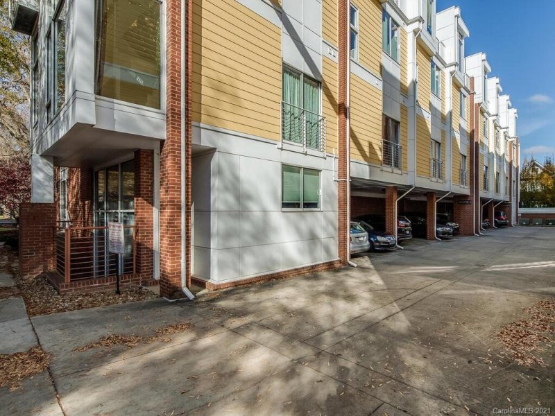 Property image 3 at 281 Mcdonald Avenue, Charlotte, NC 28203