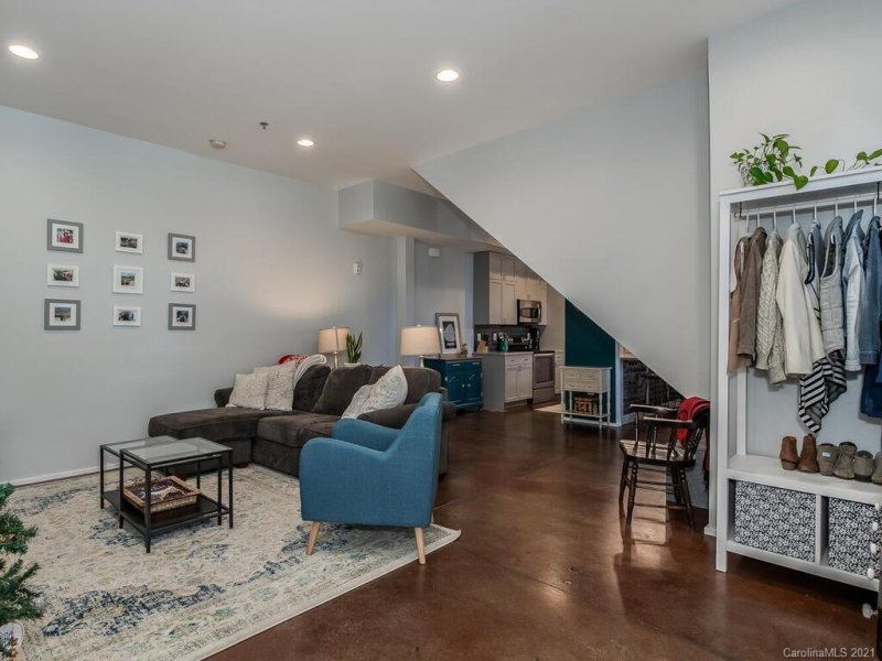 Property image 5 at 281 Mcdonald Avenue, Charlotte, NC 28203