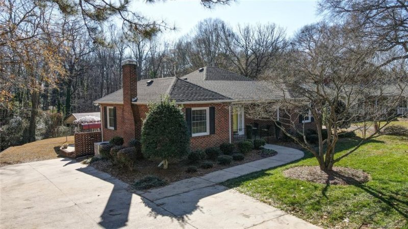 Property image 3 at 2101 Armstrong Park Drive, Gastonia, NC 28054