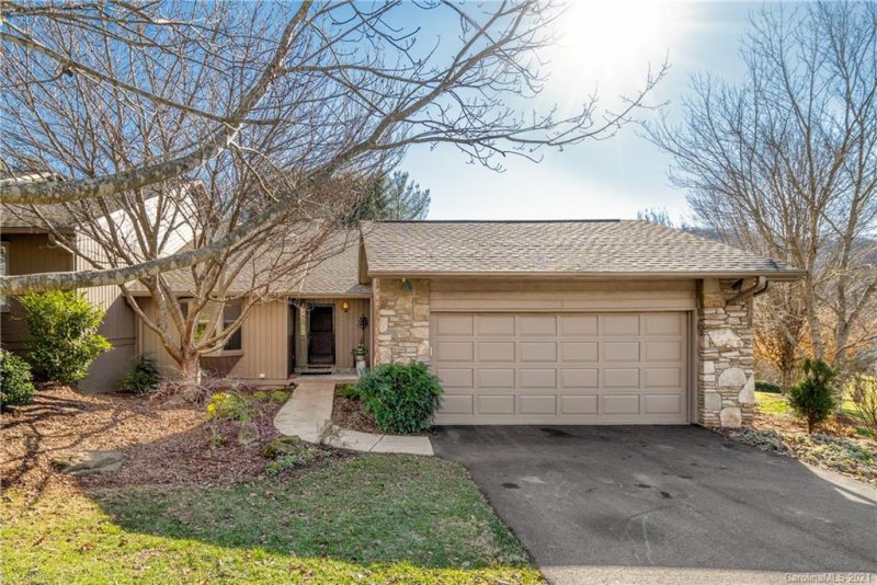 Property image 2 at 1 Ridgeview Drive, Asheville, NC 28804