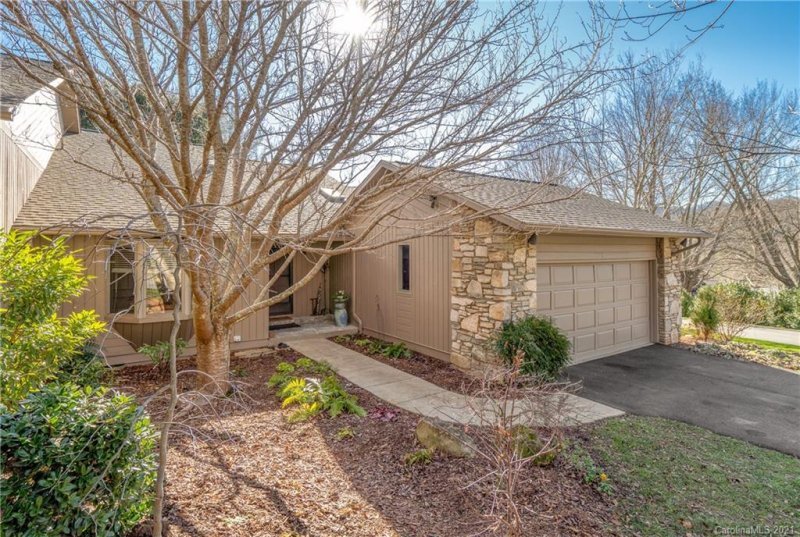 Property image 3 at 1 Ridgeview Drive, Asheville, NC 28804