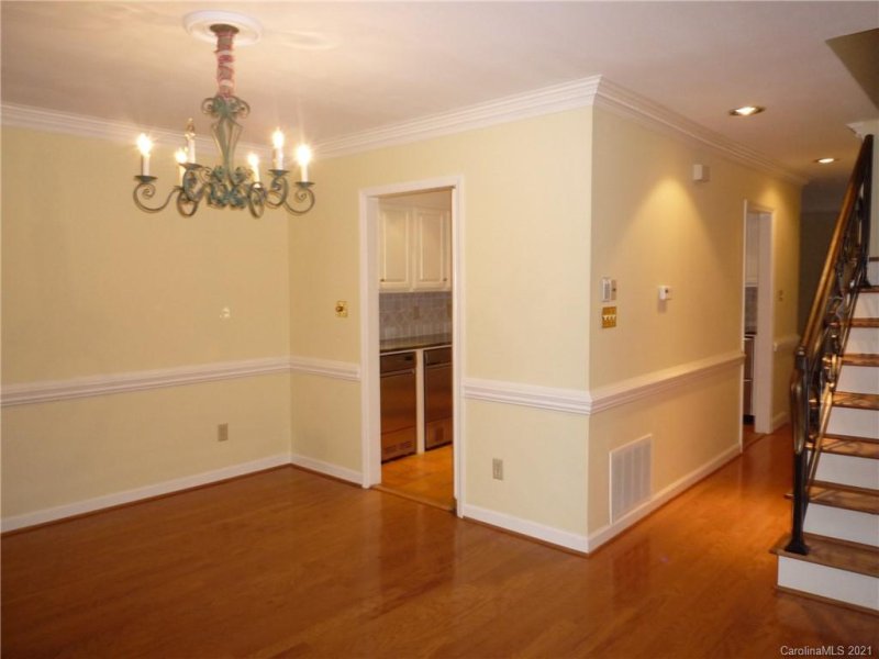 Property image 2 at 520 N Poplar Street, Charlotte, NC 28202