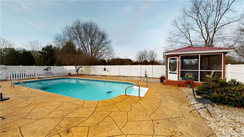 Property image 3 at 960 George Brown Road, Crouse, NC 28033