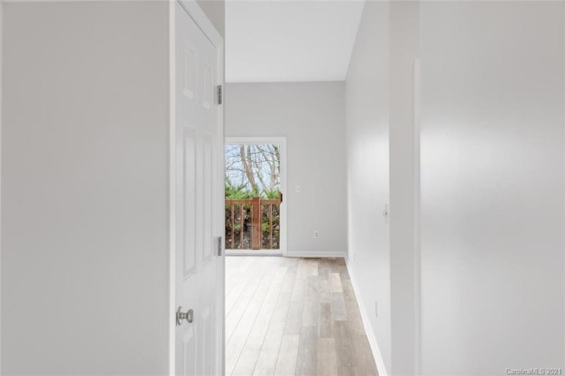 Property image 3 at 506 Windswept Drive, Asheville, NC 28801