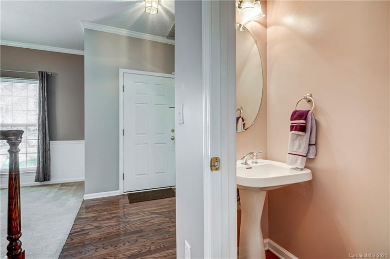 Property image 5 at 2839 Whaleys Court, Charlotte, NC 28273