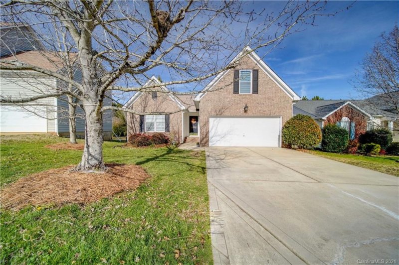 Brandon Oaks, Indian Trail Community