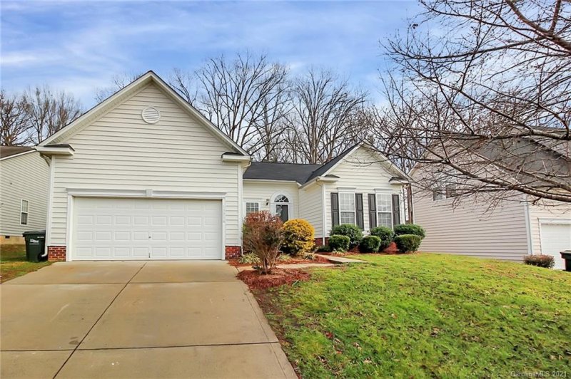 Property image 2 at 13316 Salvo Drive, Matthews, NC 28105