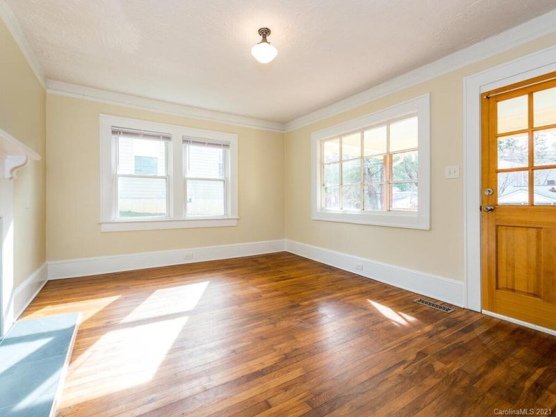 Property image 3 at 711 Reed Street, Asheville, NC 28803