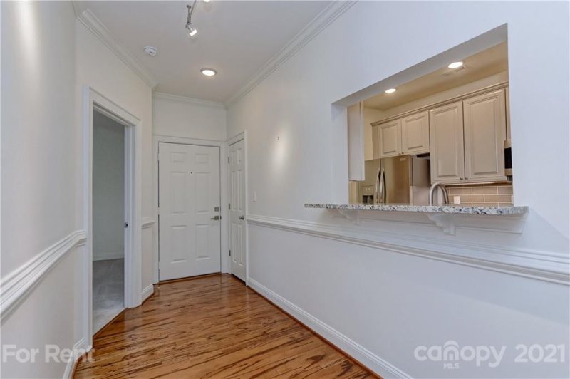 Property image 2 at 5601 Fairview Road, Charlotte, NC 28209