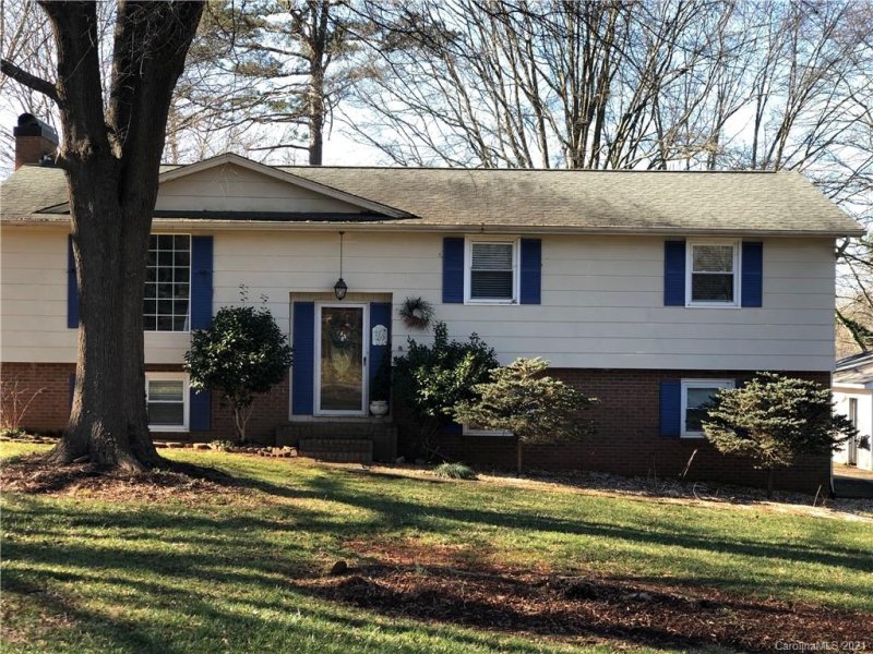 Property image 3 at 3233 26th Street, Hickory, NC 28601