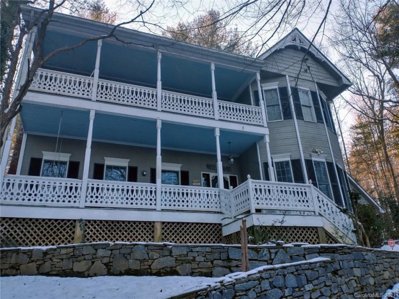 Property image 2 at 1053 Old Town Way, Hendersonville, NC 28739