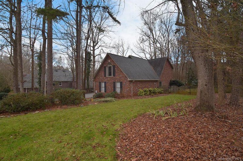 Property image 3 at 12916 Hidden Hills Lane, Mint Hill, NC 28227
