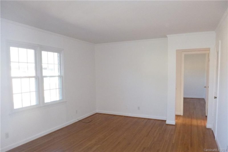 Property image 2 at 914 Mcalway Road, Charlotte, NC 28211