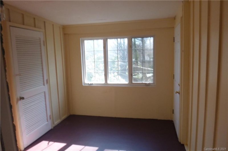 Property image 5 at 914 Mcalway Road, Charlotte, NC 28211