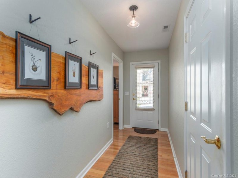 Property image 2 at 4 Beekeeper Trail, Swannanoa, NC 28778