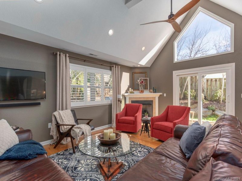 Property image 3 at 4 Beekeeper Trail, Swannanoa, NC 28778