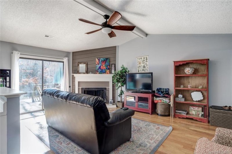 Property image 5 at 90 Stoney Hill Court, Asheville, NC 28804