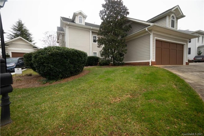 Property image 4 at 1056 The Glen Street, Statesville, NC 28677