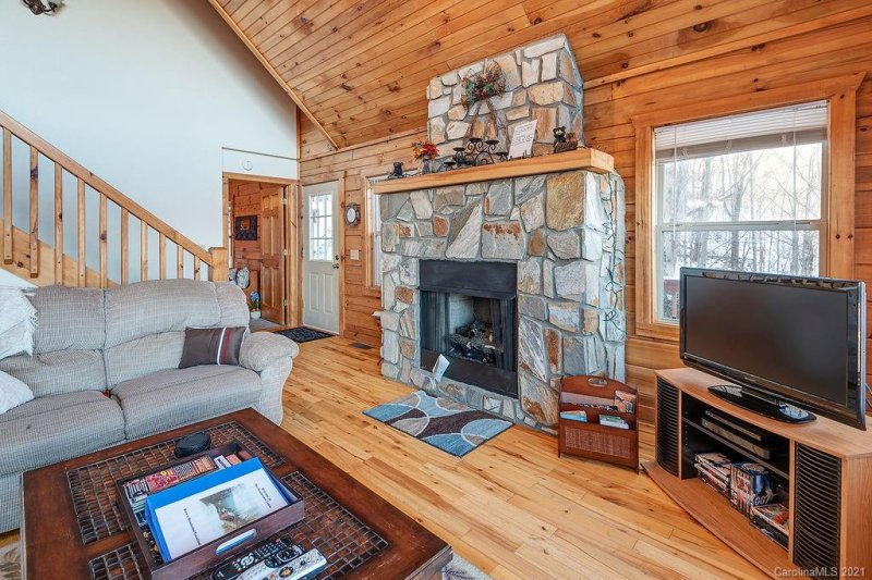 Property image 5 at 9 Pitchfork Cove, Waynesville, NC 28785