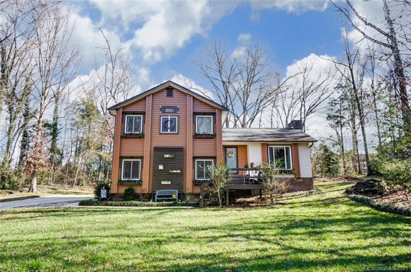 846 Shadowbrook Drive