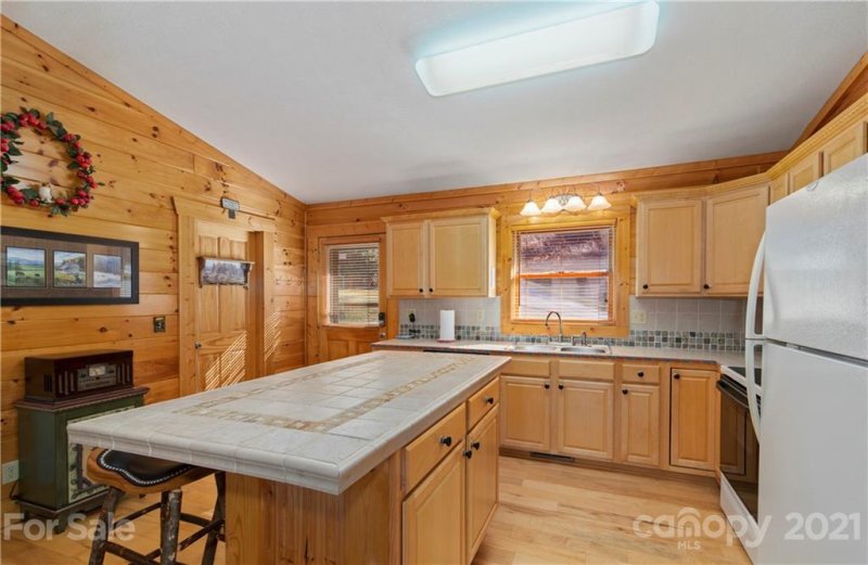 Property image 2 at 211 Gordon Drive, Waynesville, NC 28786