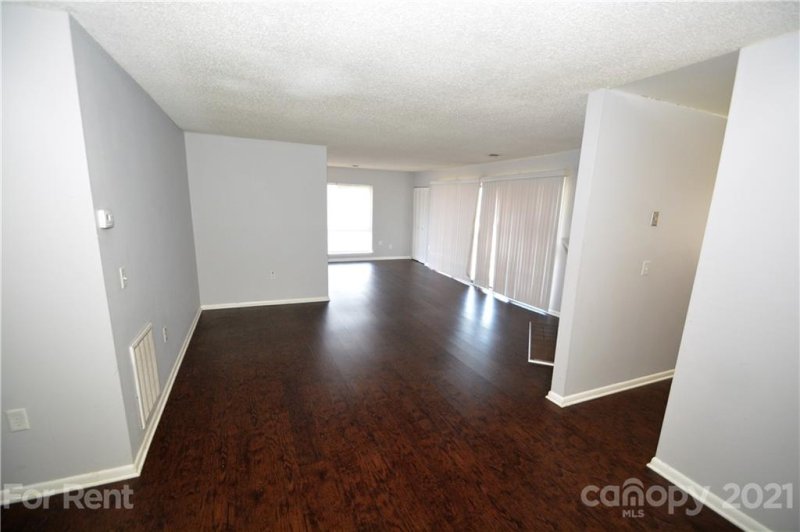 Property image 4 at 4821 Spring Lake Drive, Charlotte, NC 28213