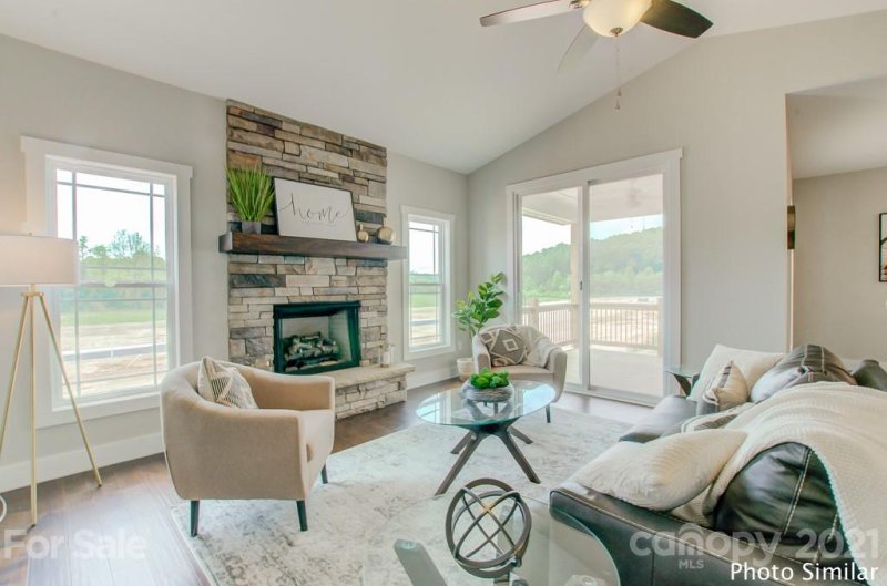 Property image 4 at 95 Leyland Circle, Hendersonville, NC 28792