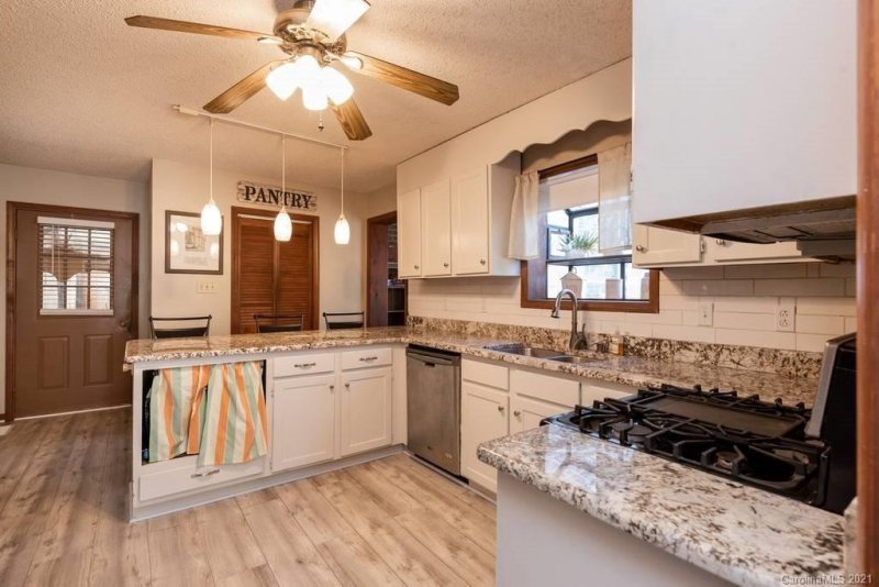 Property image 4 at 2089 Stonehenge Street, Newton, NC 28658