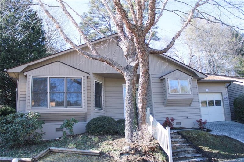 Property image 3 at 5 Hedge Rose Court, Asheville, NC 28805