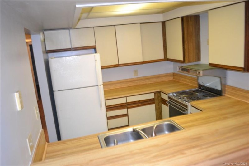 Property image 3 at 1863 J Julian Lane, Charlotte, NC 28208