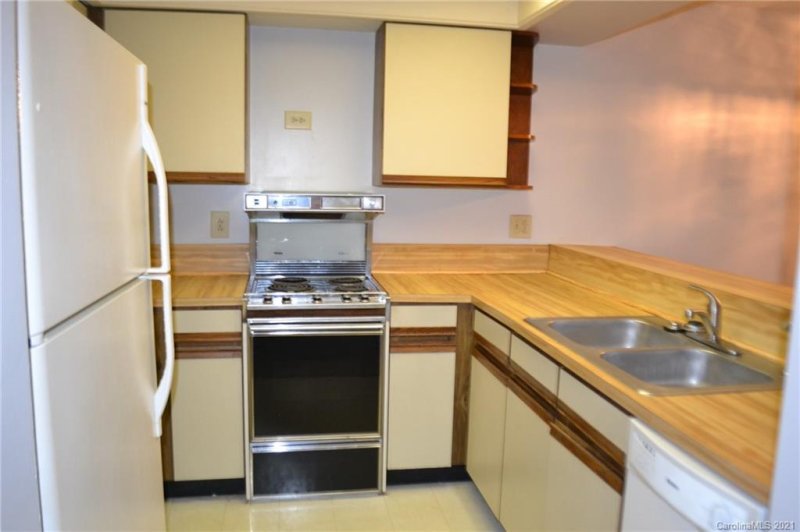 Property image 4 at 1863 J Julian Lane, Charlotte, NC 28208